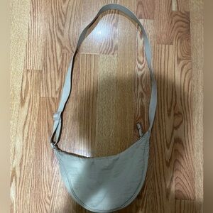 Uniqlo Unisex Cream White Sling Bag